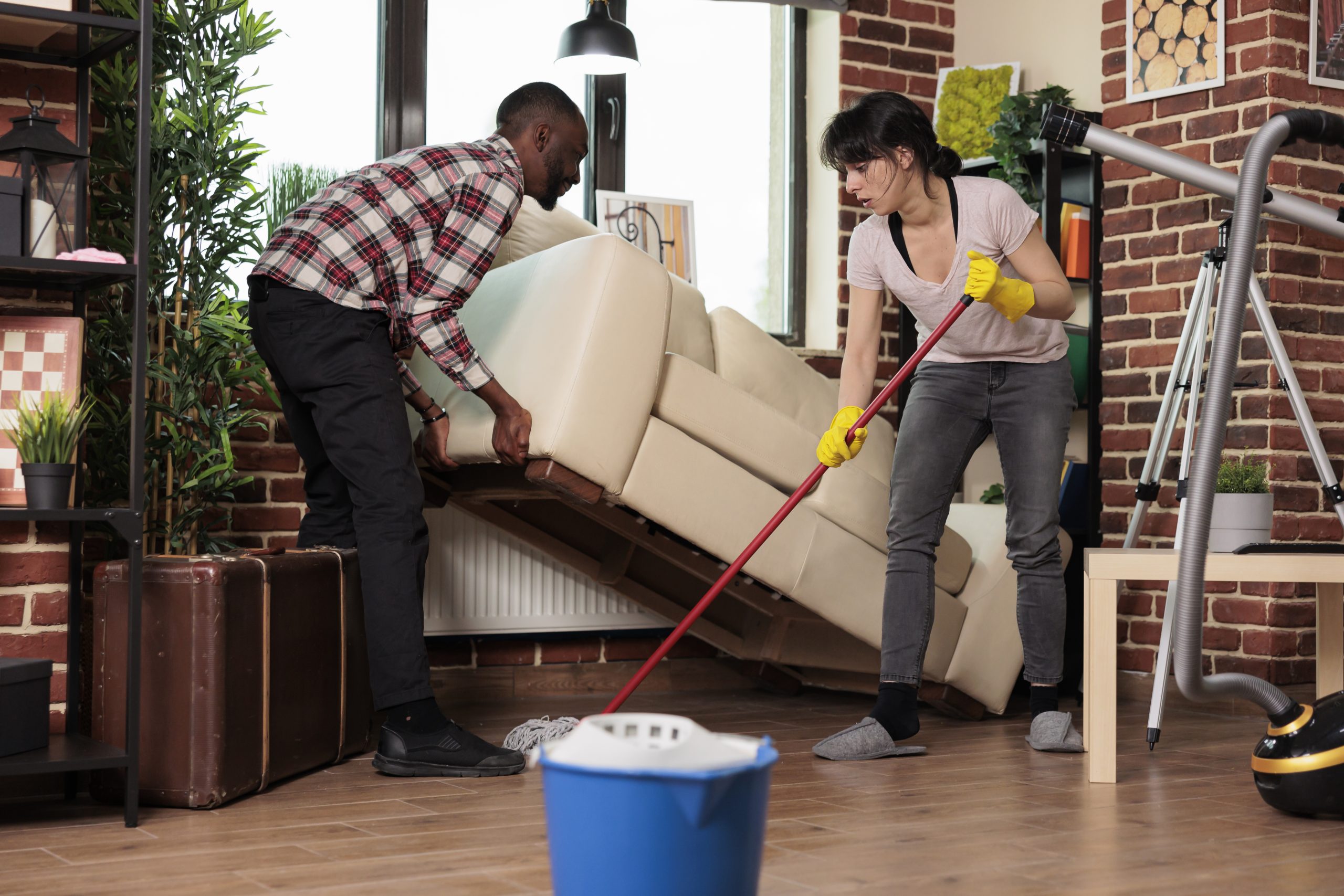 Move-In/Move-Out Cleaning Service